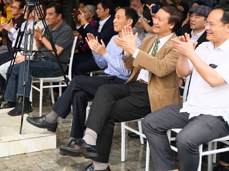 nghe-si-du-khai-truong-dong-trung-ha-thao-thanh-hoa