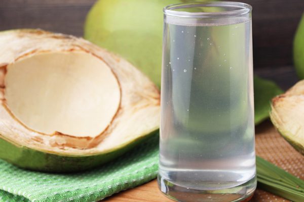 bi-tieu-duong-co-uong-duoc-nuoc-dua-khong