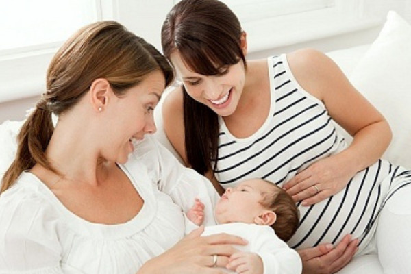 phu-nu-mang-thai-va-cho-con-bu