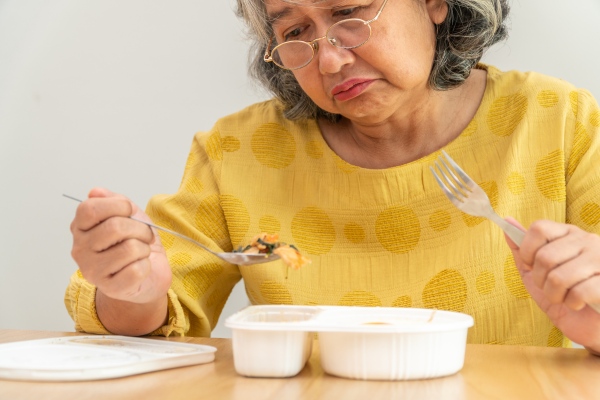 Khi-bi-gan-nhiem-mo-do-3-nguoi-chan-an-buon-non