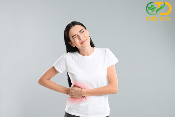 nguoi-benh-thuong-dau-bung-o-vi-tri-gan-nam