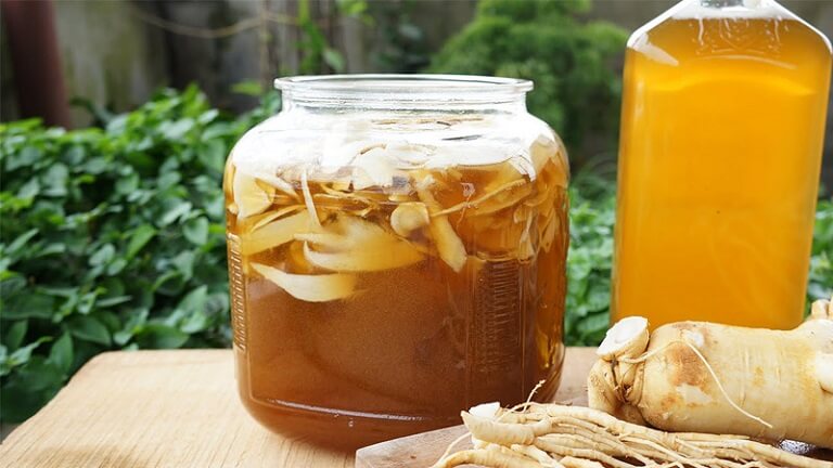 Cach-ngam-dong-trung-ha-thao-tuoi-ngam-mat-ong-va-nhan-sam