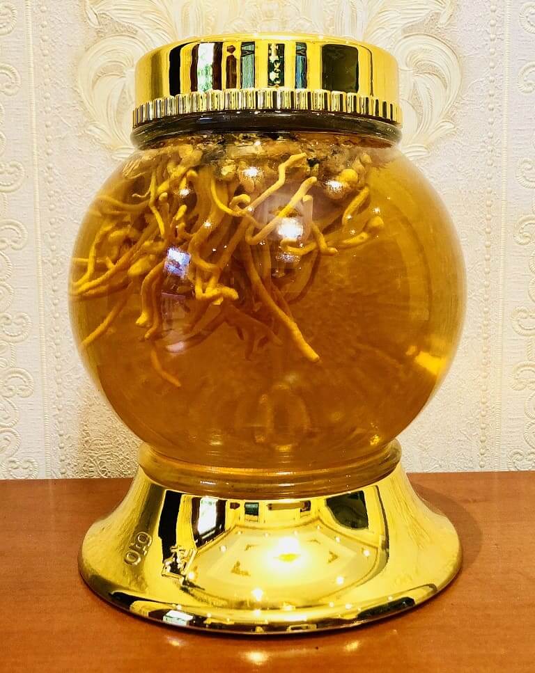 Khong-phai-ai-cung-co-the-su-dung-duoc-san-pham-ruou-ngam-Dong-trung