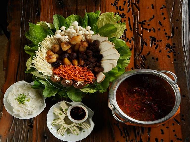 dong-trung-ha-thao-kho-an-lau